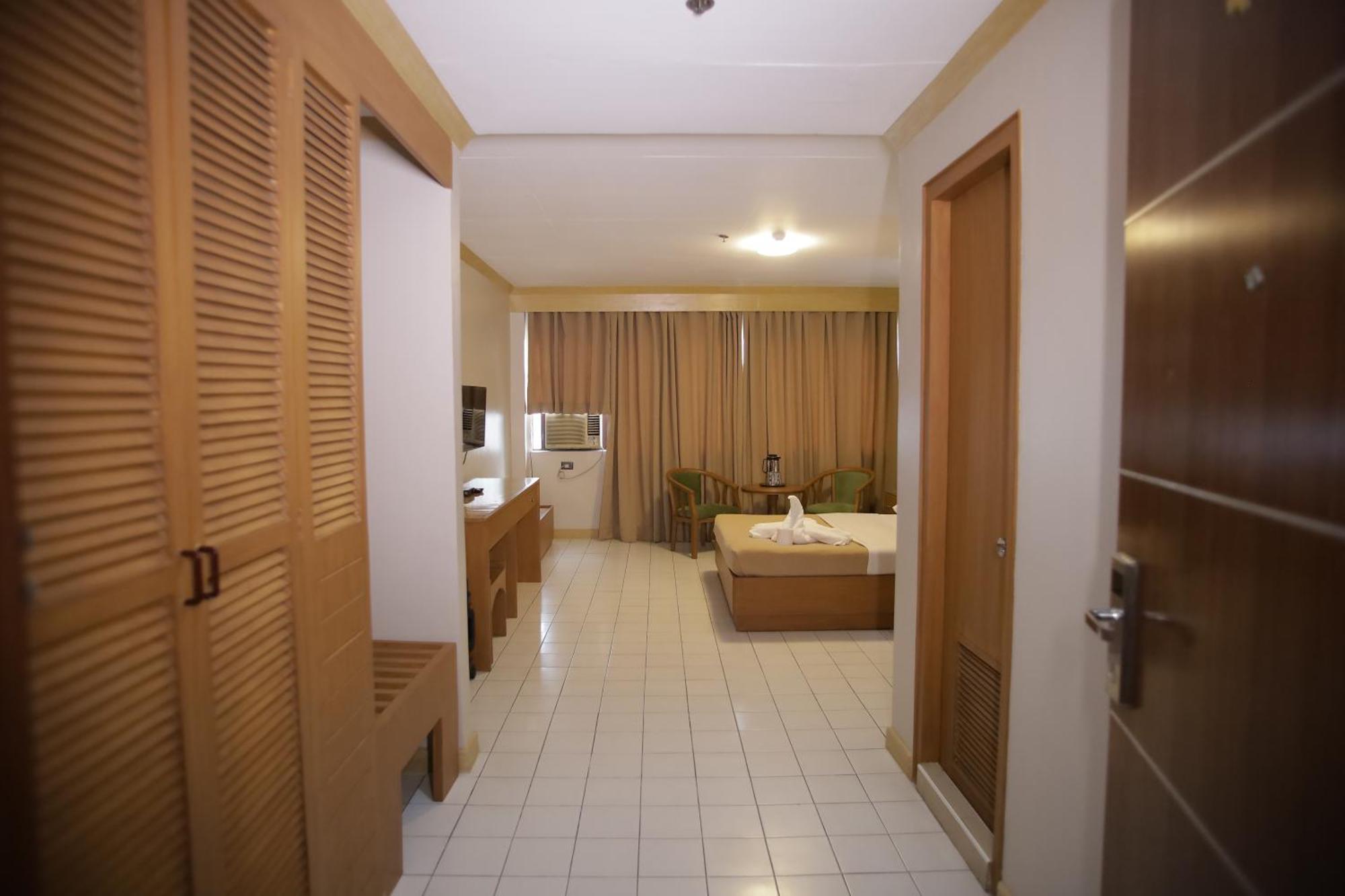 Hotel Soriente Manilla Buitenkant foto