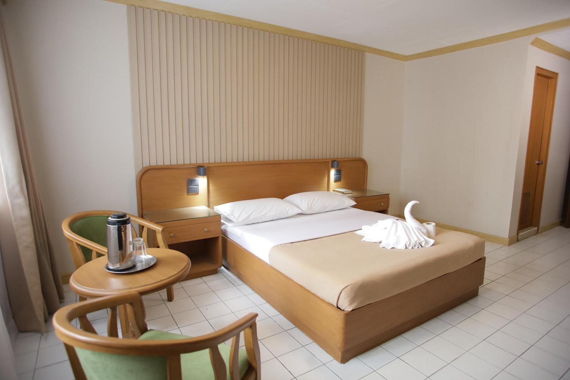 Hotel Soriente Manilla Buitenkant foto
