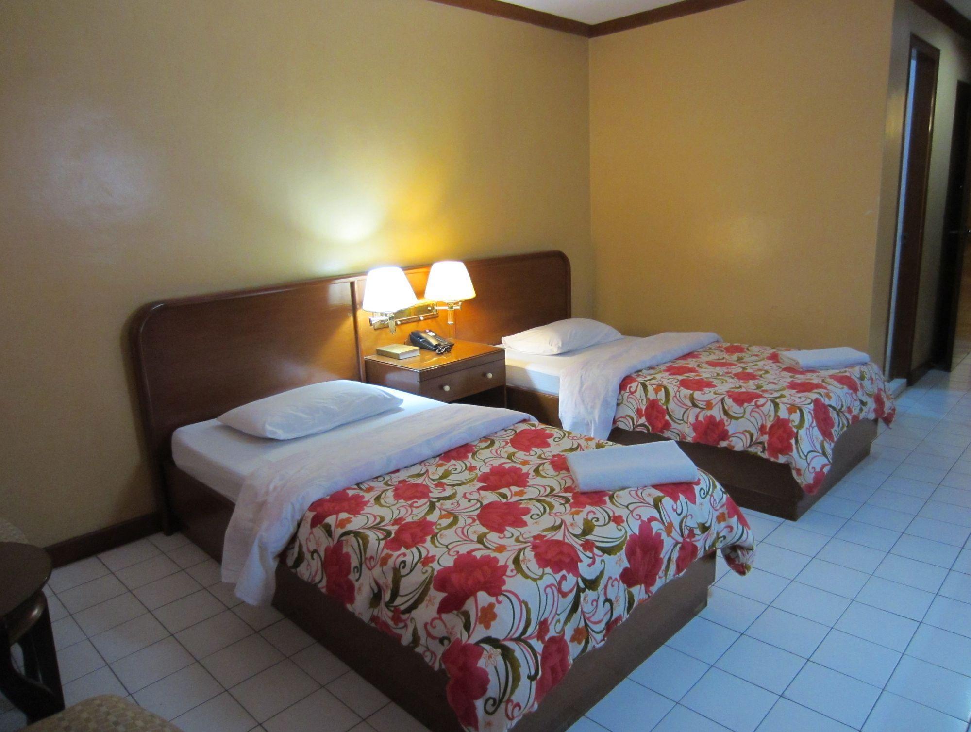 Hotel Soriente Manilla Buitenkant foto